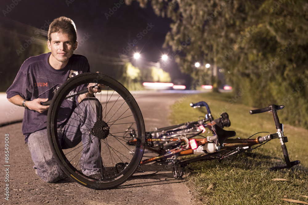 arreglar bicicleta foto de Stock | Adobe Stock