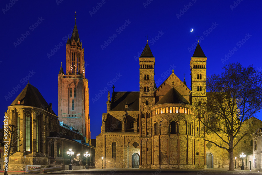 Fototapeta premium Basilica of St. John's and St. Servatius, Maastricht, Netherlans