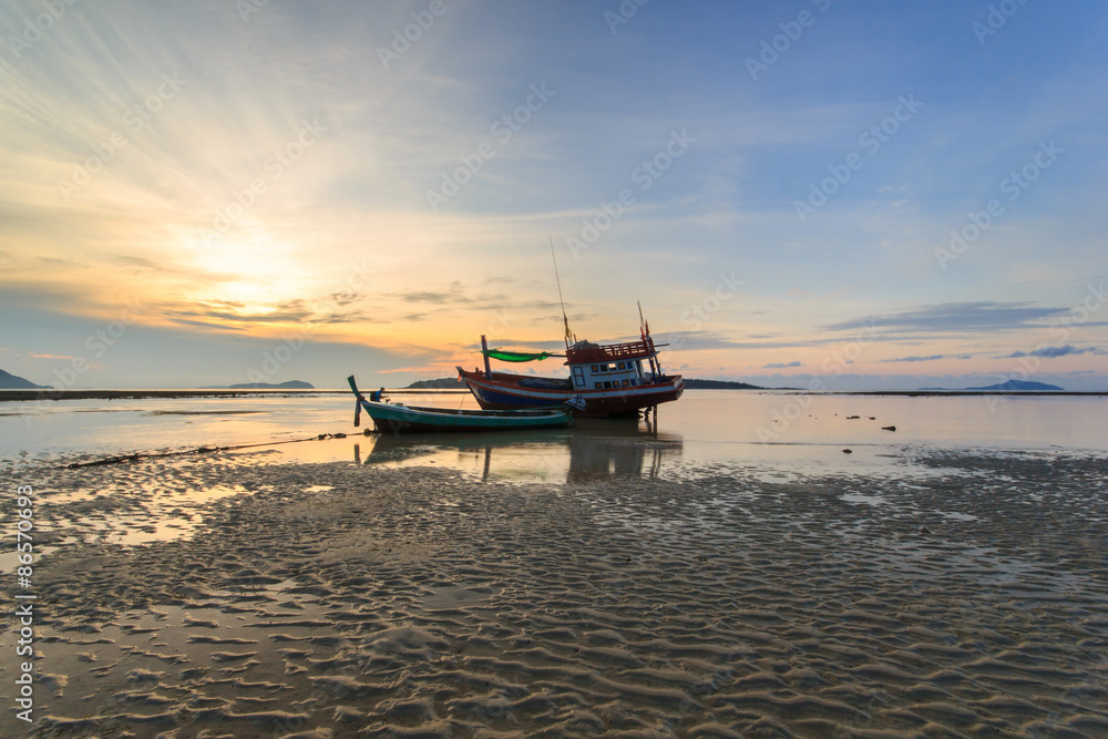 Fototapeta premium Sunrise at the Rawai beach in Phuket, Thailand
