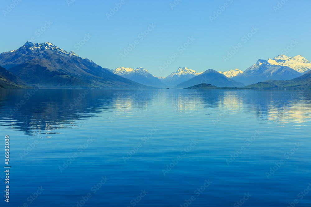 Obraz premium Lake and Mountain