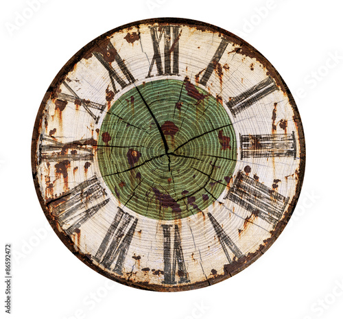 Alte Kirchturmuhr mit Holzmaserung