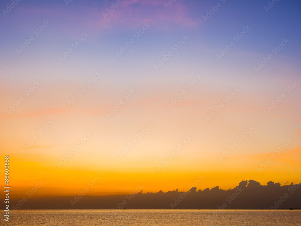 bright sun set over horizontal sky