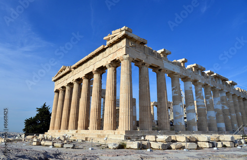 Le Parthénon sur la colline de L'Acropole à Athènes