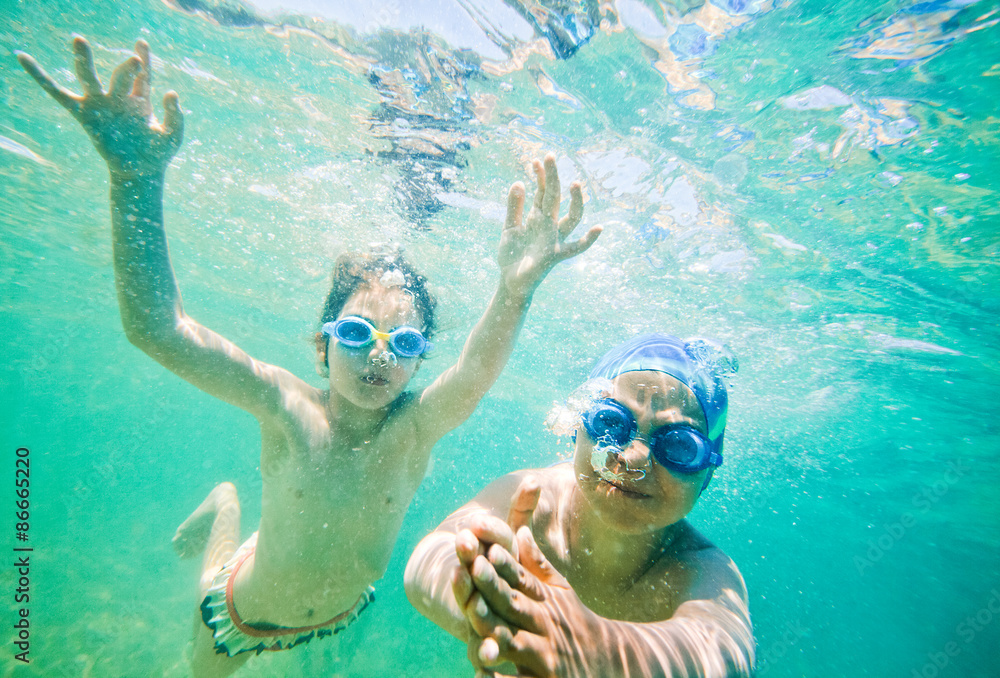 kids sea underwater