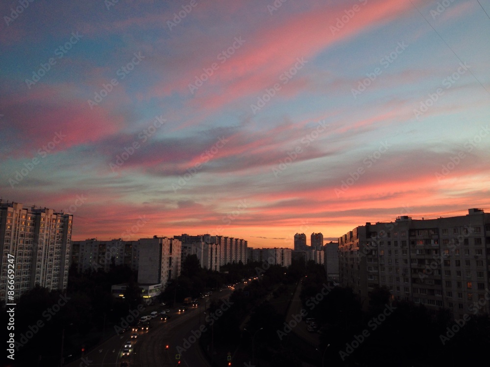 Fototapeta premium Beautiful Sunset with Blue and Pink in the City