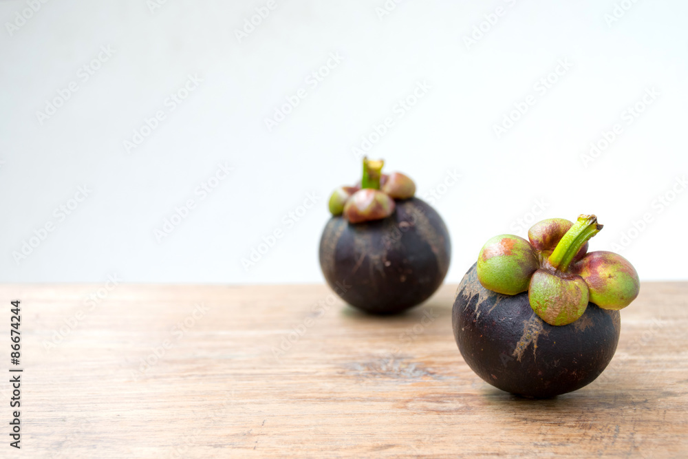 Obraz premium Fresh Mangosteen on the table