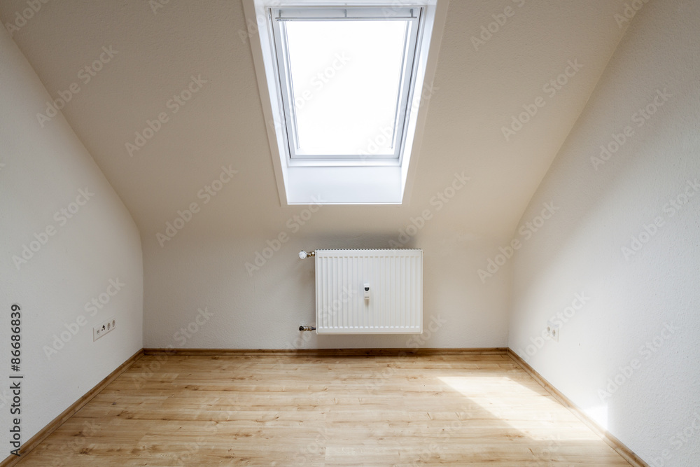 Εκτύπωση καμβά Empty attic room with roof skylight window