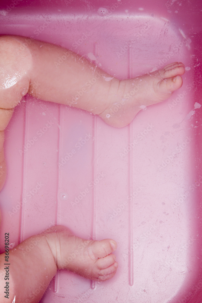 Fototapeta premium Piedini nel bagnetto