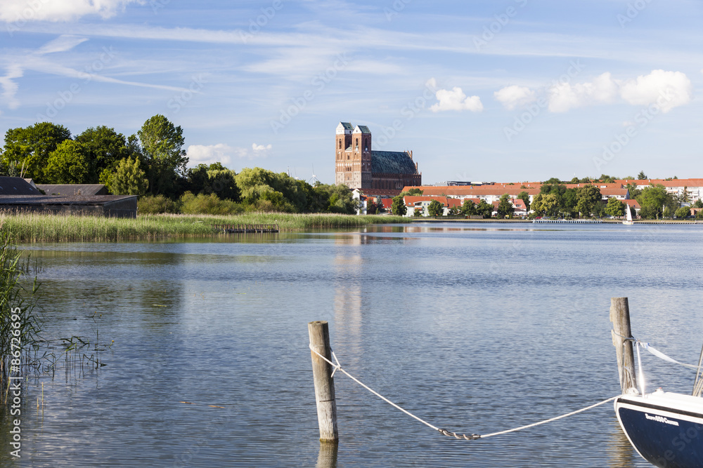 Naklejka premium Prenzlau am Unteruckersee im Sommer