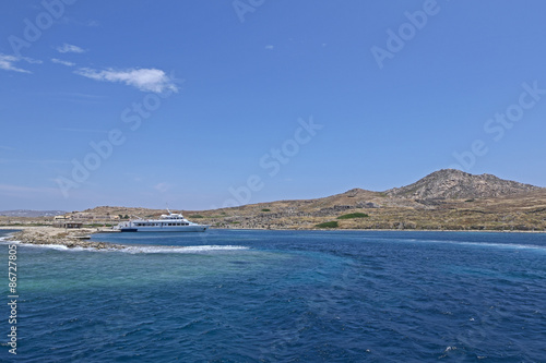 Wallpaper Mural Ausflugsboot im Hafen von Delos Torontodigital.ca