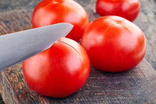 Photos tomatoes are prepared for blanching