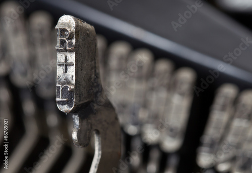 R hammer - old manual typewriter