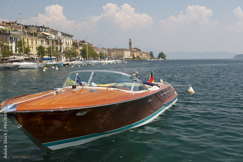 Fototapeta premium Boat on Garda