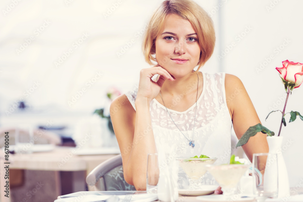 I would like a cup of tea