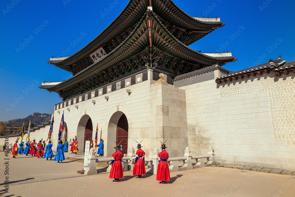 Naklejka premium Guards at Gyeongbokgung Palace