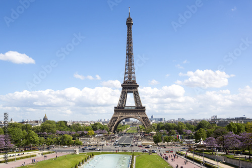 eiffel tower in Paris, France © Production Perig