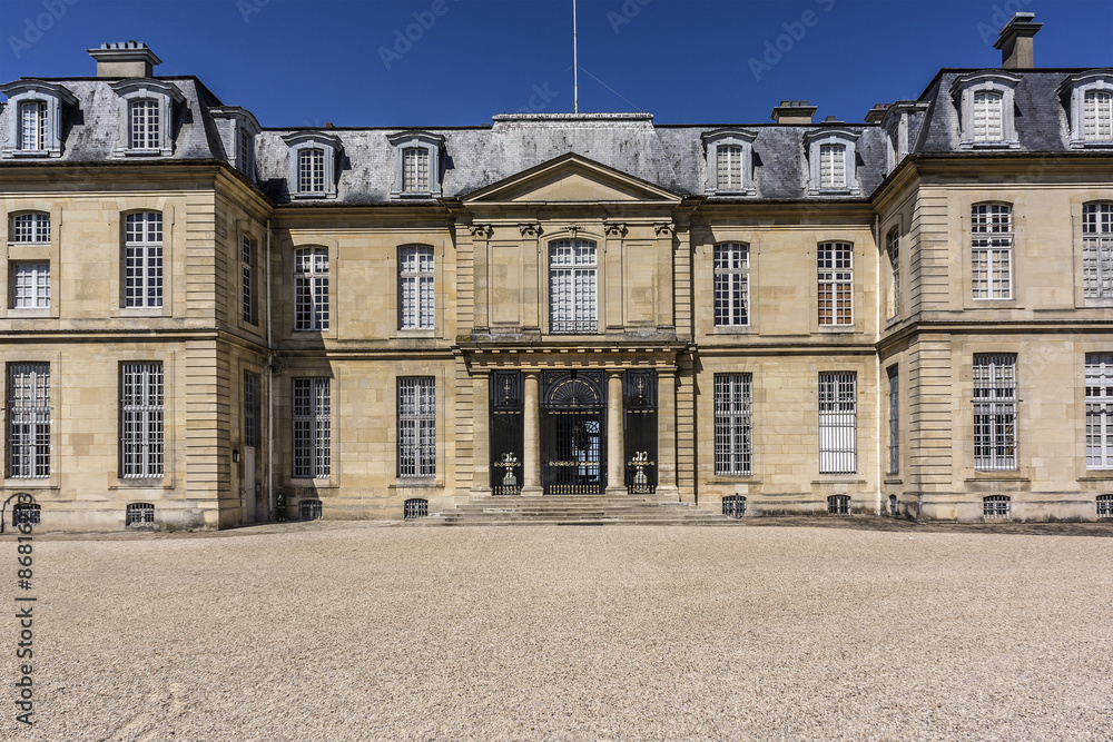 Chateau de Champs-sur-Marne (1707) in historic province of Brie.