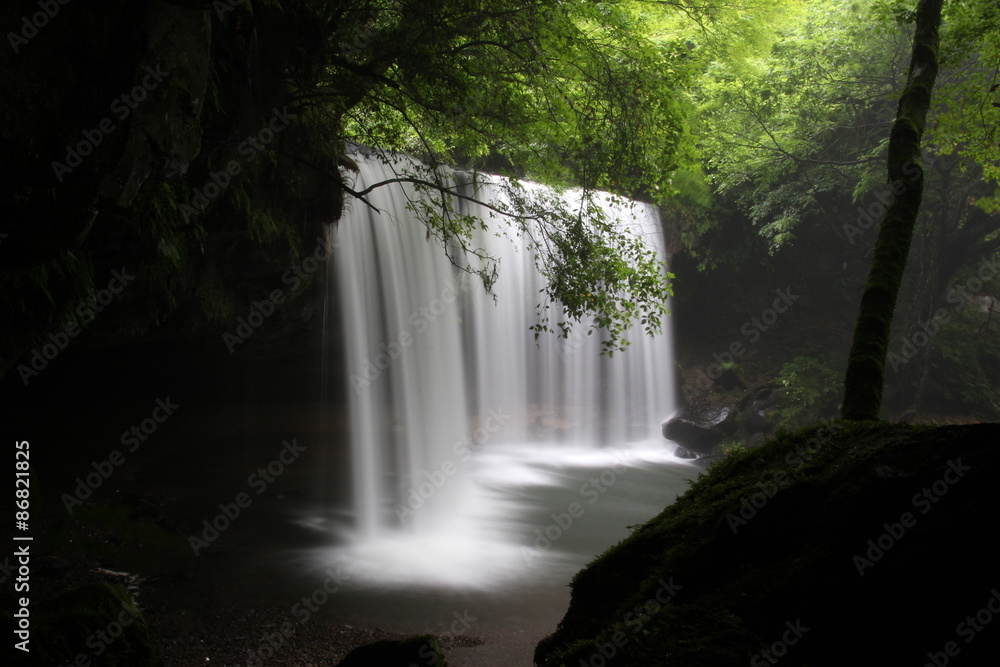 the Nabegataki fall, Japan