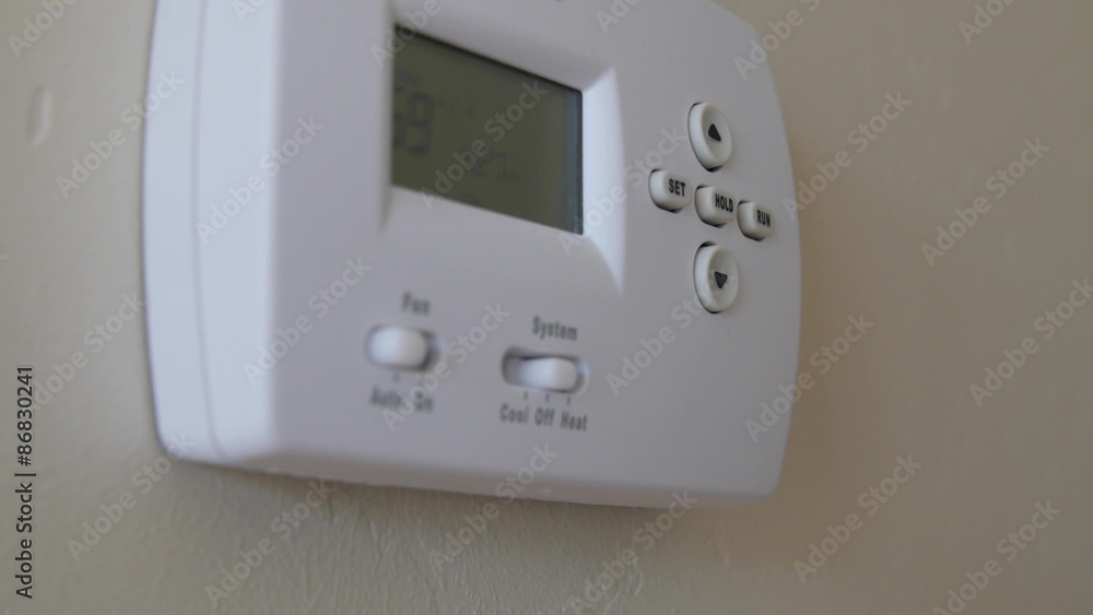 Turning on and off the heat on a thermostat Turning on and off the heat on a thermostat