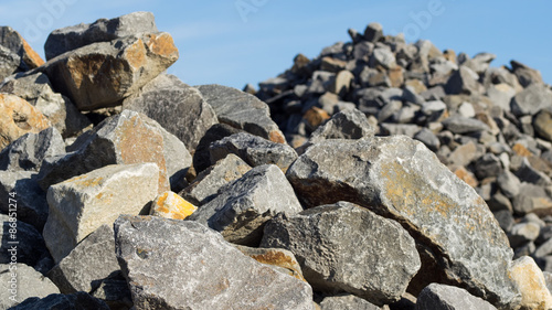 Steine - Granit - Natursteine - Bruchsteine - Baustoffe