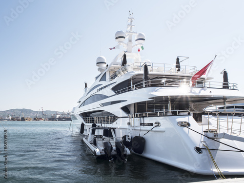 Lussuoso yacht
