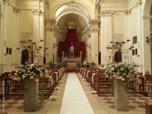 Wallpaper Mural Chiesa addobbata per matrimonio Torontodigital.ca