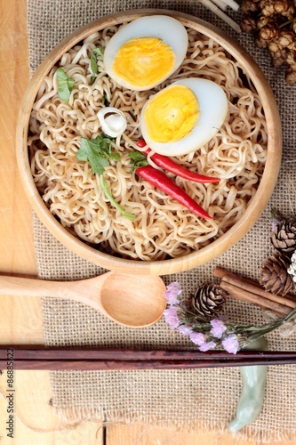dry Instant noodles cooked put egg