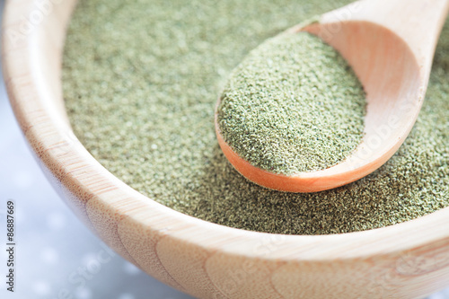 Kelp (algae) green powder healtly superfood