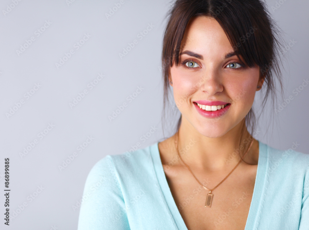 Portrait of an attractive fashionable young brunette woman Portrait of an attractive fashionable young brunette woman