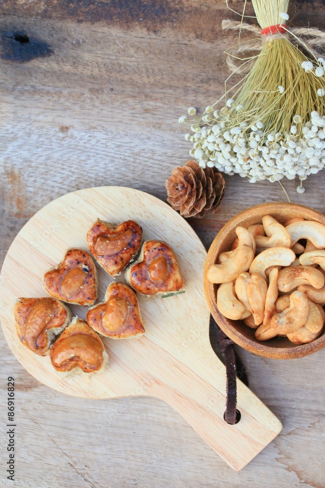 grains cookies and cashew nut