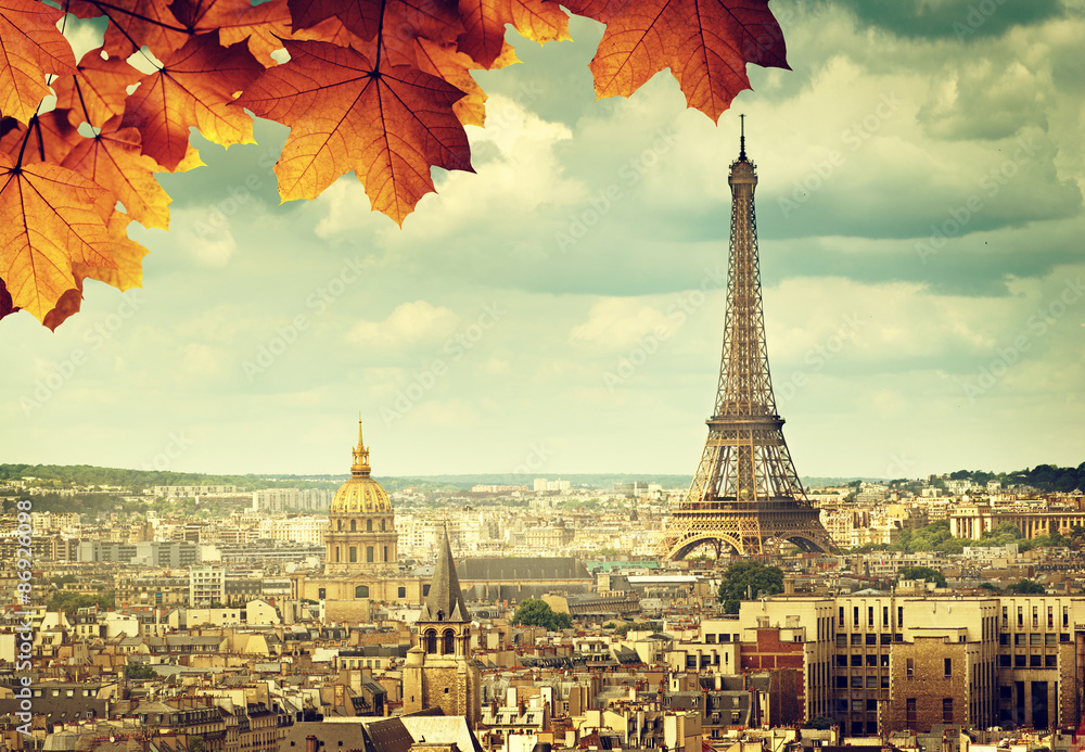 Naklejka autumn leaves in Paris and Eiffel tower