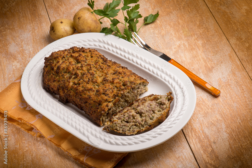 meatloaf with potatoes and parsley