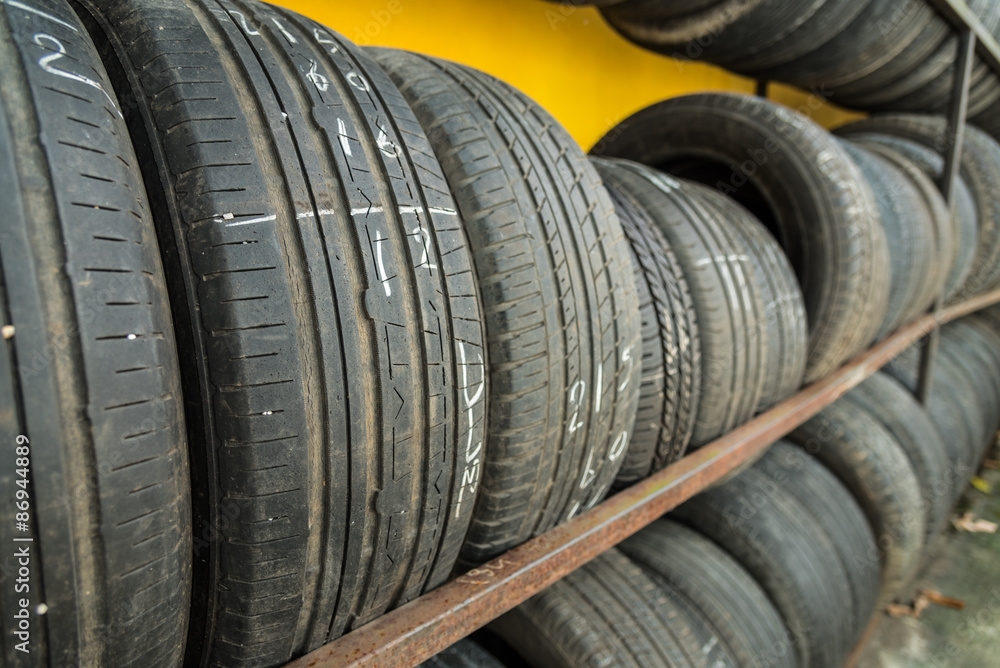 Obraz premium secondhand tire