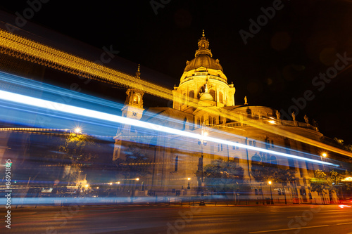 Foto Night view of Saint Stephen's Basilica