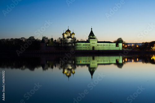 Reflection in the Volga