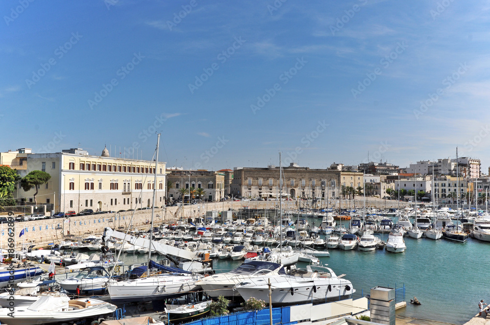 Trani ed il suo porto - Puglia