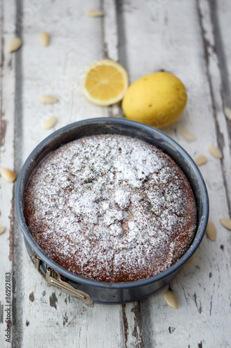 Torta soffice limone e mandorle