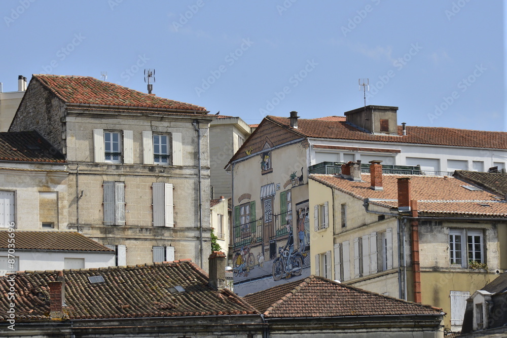 L'une des fresques sur une maison dans la ville d'Angoulême 