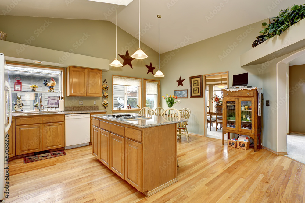 Traditional kitchen with dinning area. Traditional kitchen with dinning area.