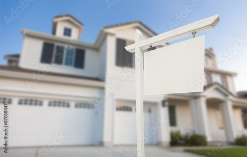 Blank Real Estate Sign in F...