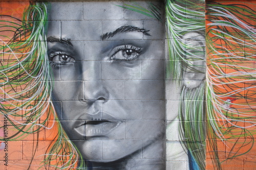 street art, a woman 