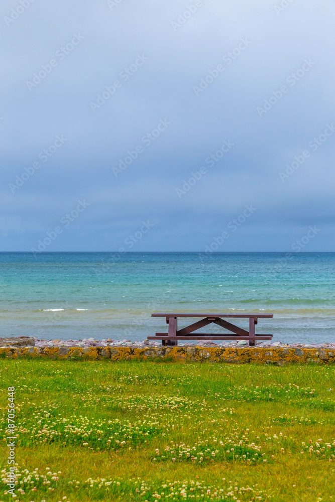 海と古いベンチ　 Classic bench of the sea