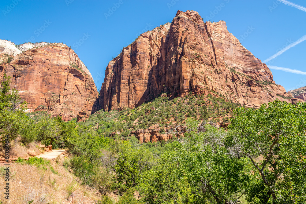 Zion N.P. - Trail to Emerald pool Zion N.P. - Trail to Emerald pool