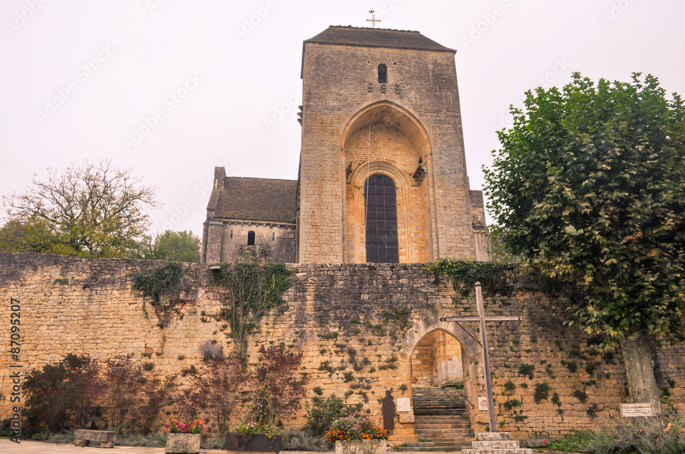 église fortifiée du Périgord noir