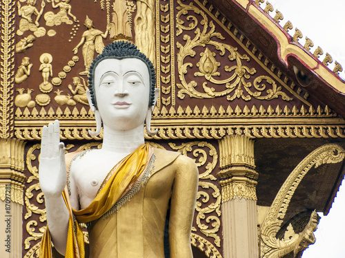 Buddha-Figur in Wat Pha That Luang