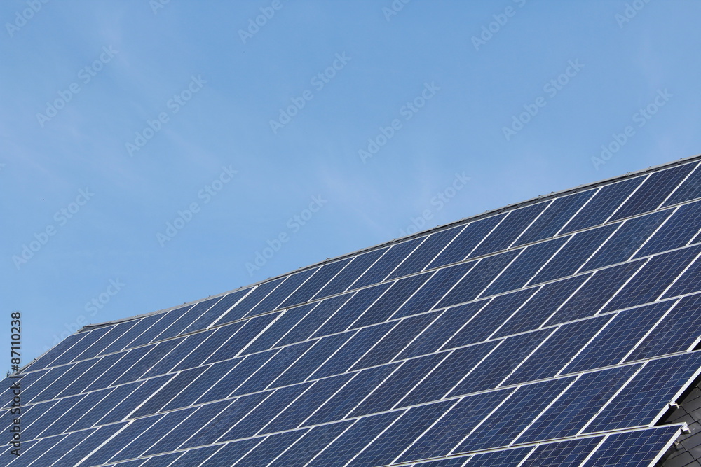Photovoltaikanlage auf einem Hausdach Photovoltaikanlage auf einem Hausdach