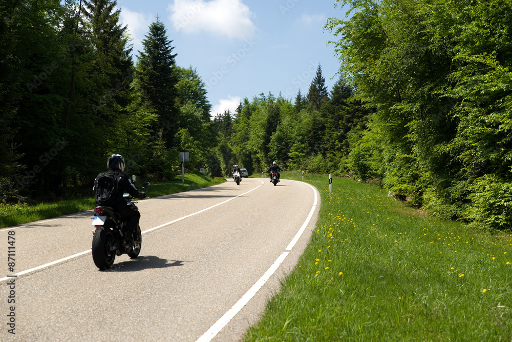 Motorradfahrer auf der Schwarzwaldhochstrasse Motorradfahrer auf der Schwarzwaldhochstrasse