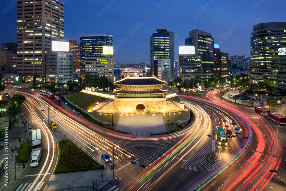 Fototapeta premium Brama Sungnyemun Namdaemun w Seulu w Korei