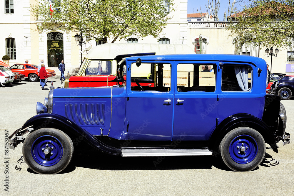 Obraz premium old car from the 1920s