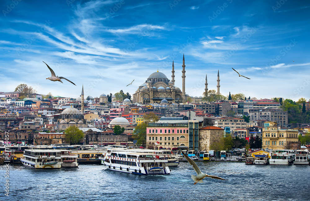 Fototapeta premium Stambuł, stolica Turcji, wschodnie miasto turystyczne.